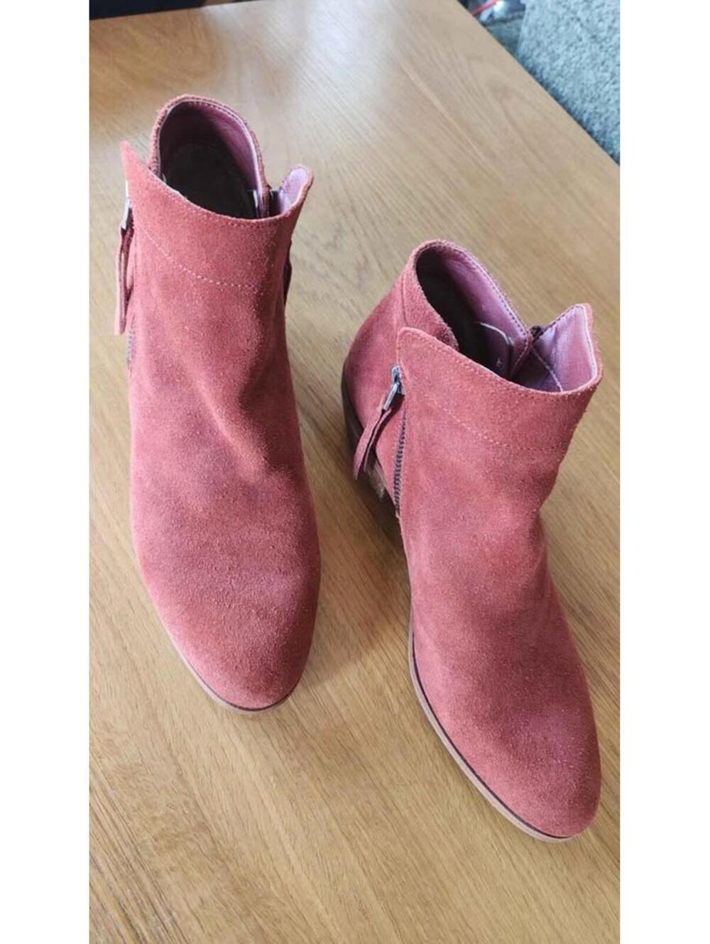 WOMENS sz. 8.5  Rust Suede Ankle Boots with Stacked Wood Heel Good Cond.